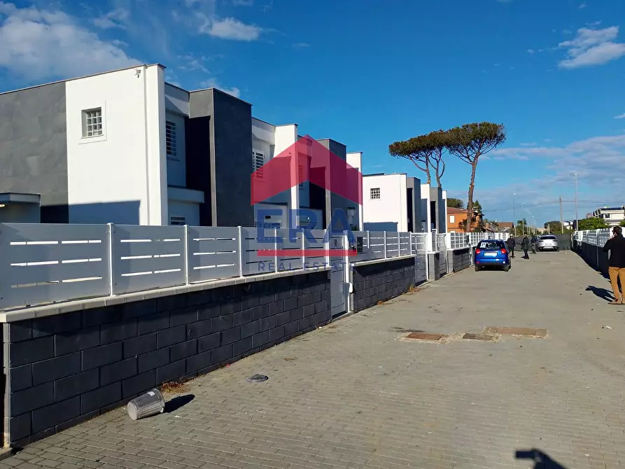 Immagine 44 di Appartamento in vendita  in Via Di Macchia Palocco 168 a Roma