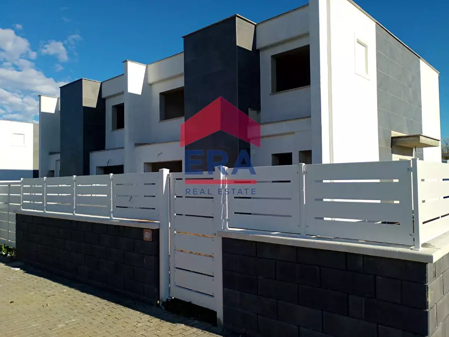 Immagine 2 di Appartamento in vendita  in Via Di Macchia Palocco 168 a Roma