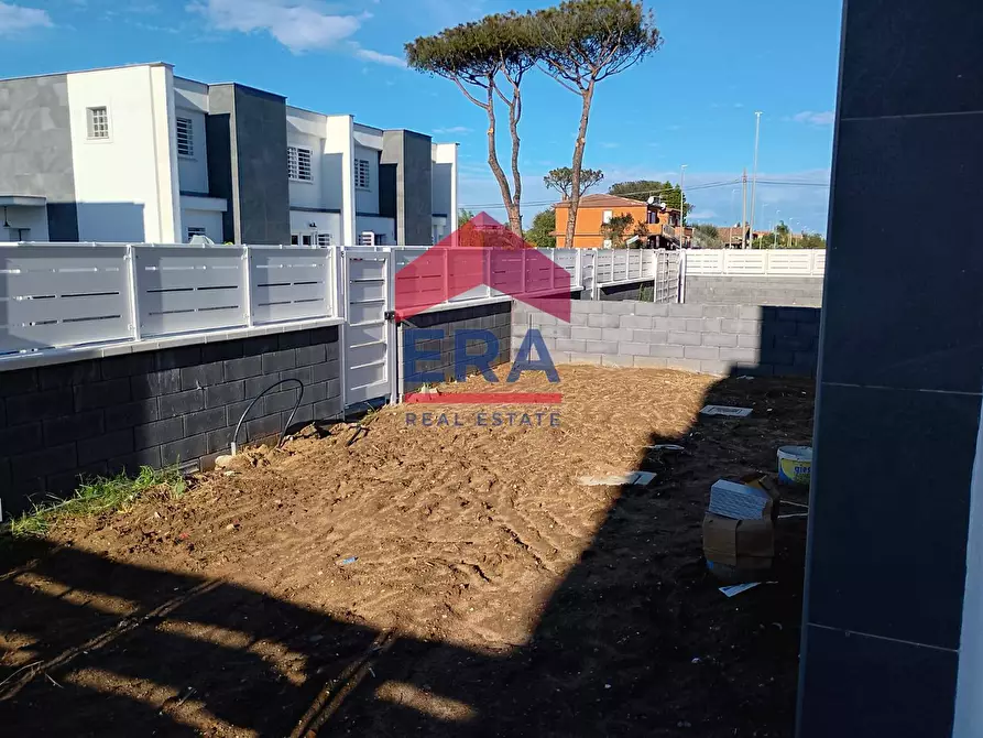 Immagine 55 di Appartamento in vendita  in Via Di Macchia Palocco 168 a Roma