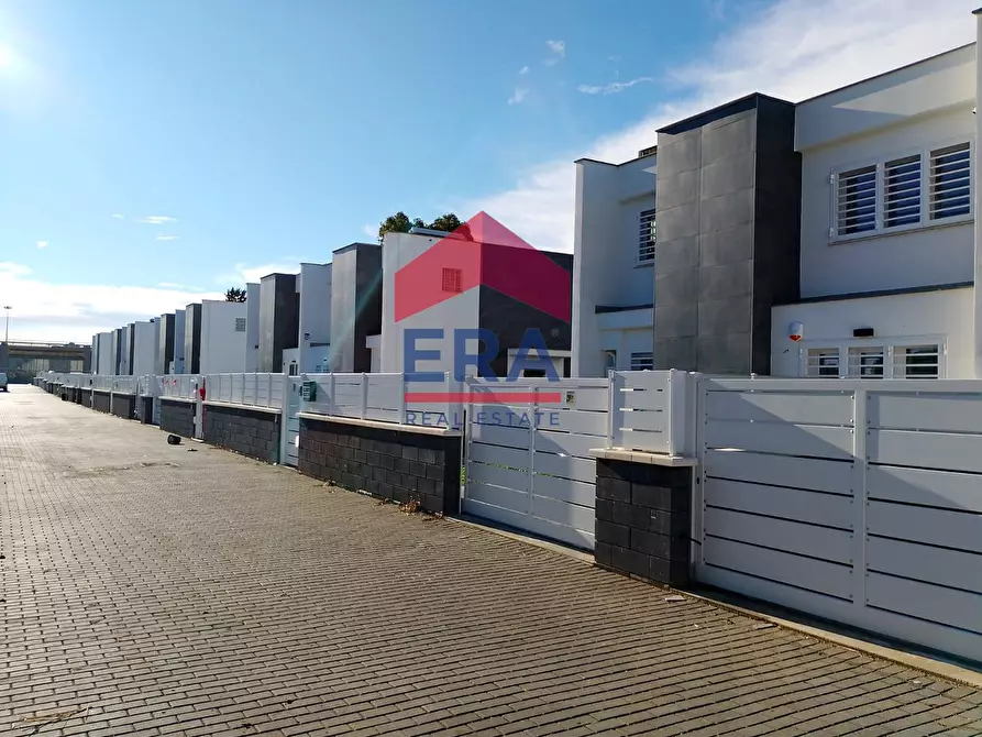 Immagine 4 di Appartamento in vendita  in Via Di Macchia Palocco 168 a Roma