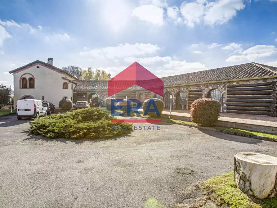 Immagine 1 di Attività commerciale in vendita  in Via Pontina 432 a Roma