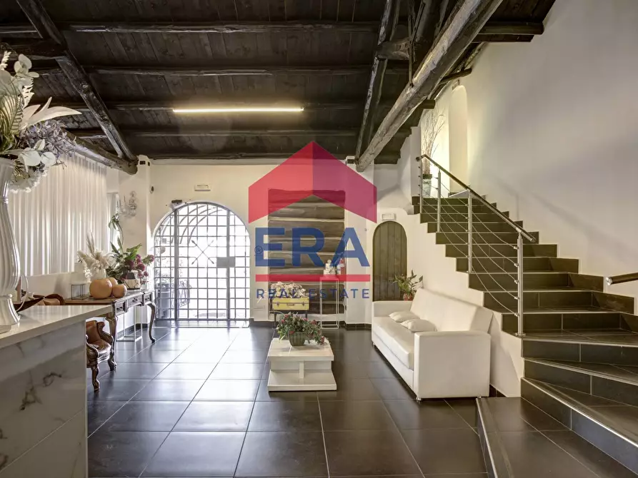 Immagine 6 di Attività commerciale in vendita  in Via Pontina 432 a Roma