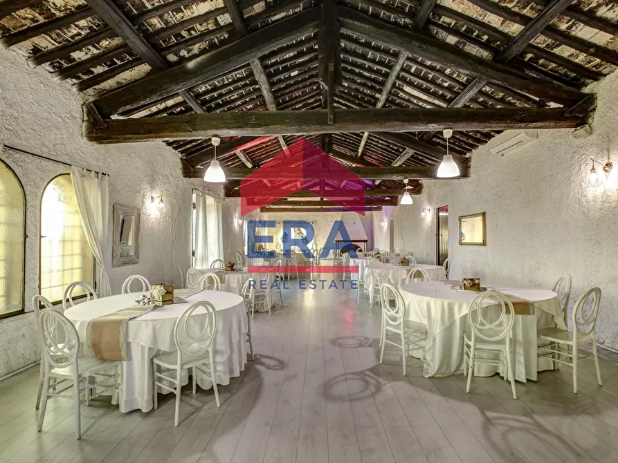 Immagine 12 di Attività commerciale in vendita  in Via Pontina 432 a Roma