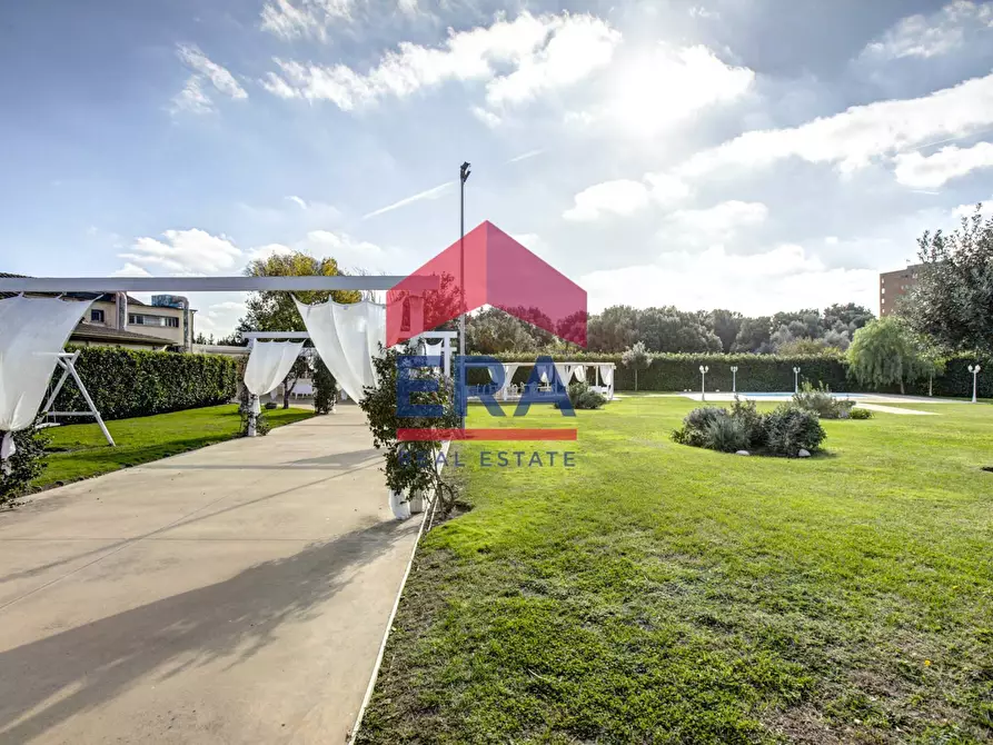 Immagine 18 di Attività commerciale in vendita  in Via Pontina 432 a Roma