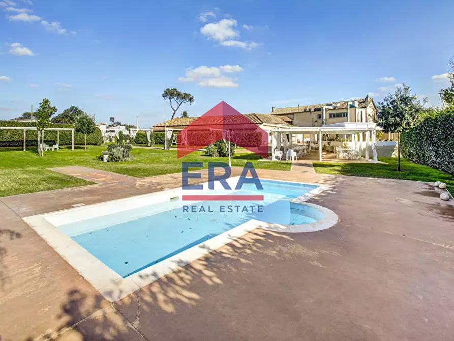 Immagine 21 di Attività commerciale in vendita  in Via Pontina 432 a Roma