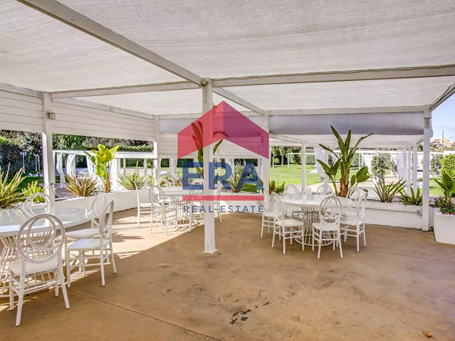 Immagine 25 di Attività commerciale in vendita  in Via Pontina 432 a Roma