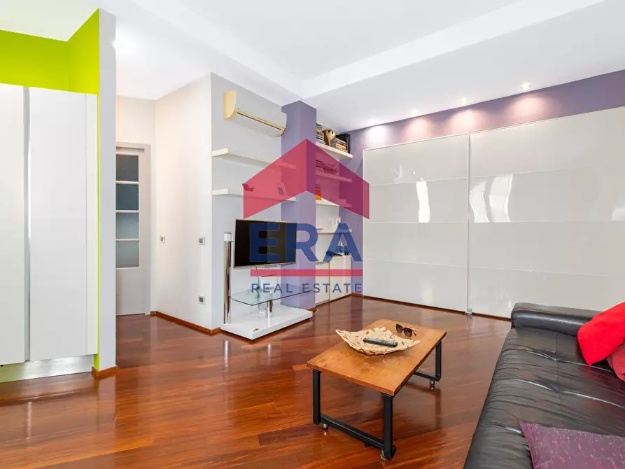 Immagine 4 di Appartamento in vendita  in Via Degli Orombelli 18 a Milano