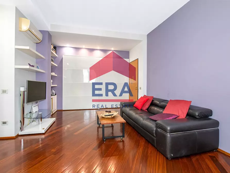 Immagine 6 di Appartamento in vendita  in Via Degli Orombelli 18 a Milano