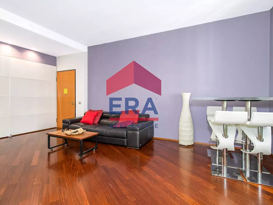 Immagine 8 di Appartamento in vendita  in Via Degli Orombelli 18 a Milano