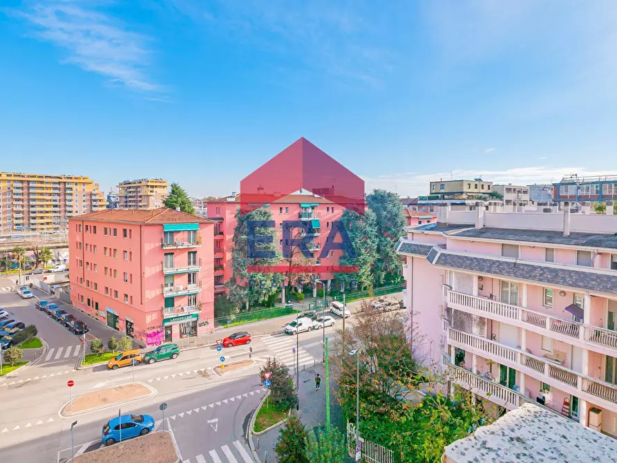 Immagine 15 di Appartamento in vendita  in Via Degli Orombelli 18 a Milano