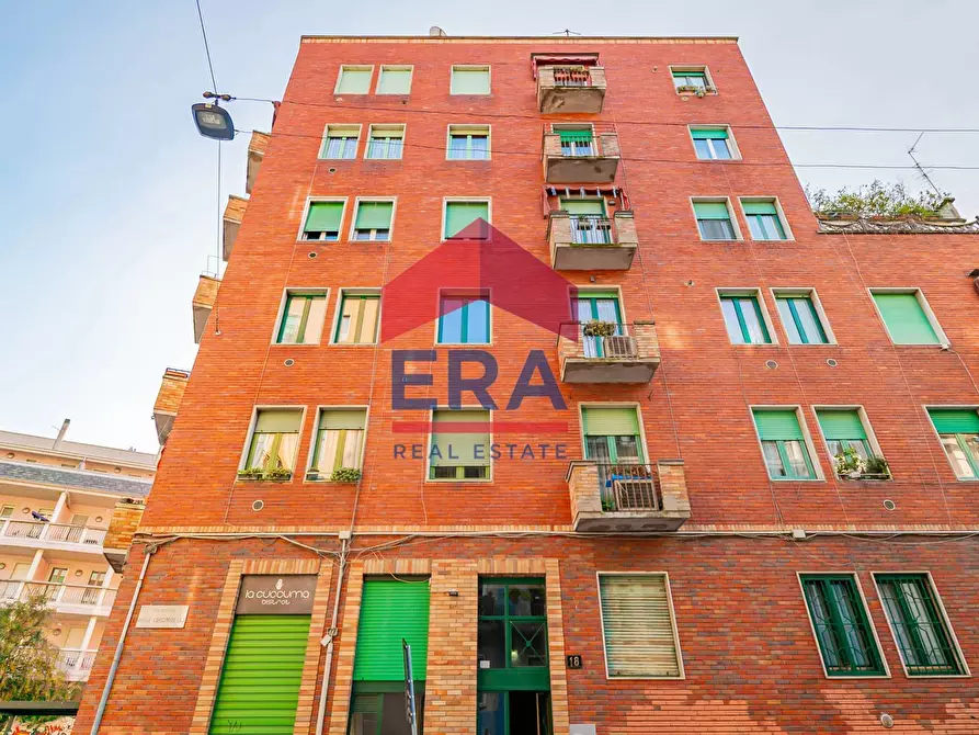 Immagine 21 di Appartamento in vendita  in Via Degli Orombelli 18 a Milano