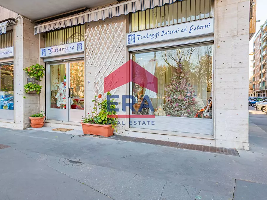 Immagine 1 di Locale commerciale in vendita  in Via Antonio Panizzi 12 a Milano