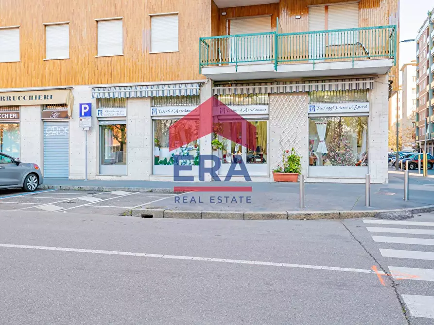 Immagine 4 di Locale commerciale in vendita  in Via Antonio Panizzi 12 a Milano