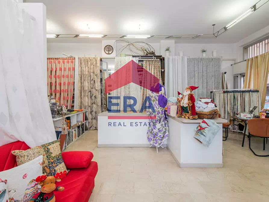 Immagine 8 di Locale commerciale in vendita  in Via Antonio Panizzi 12 a Milano