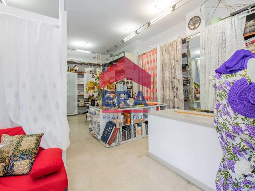 Immagine 11 di Locale commerciale in vendita  in Via Antonio Panizzi 12 a Milano