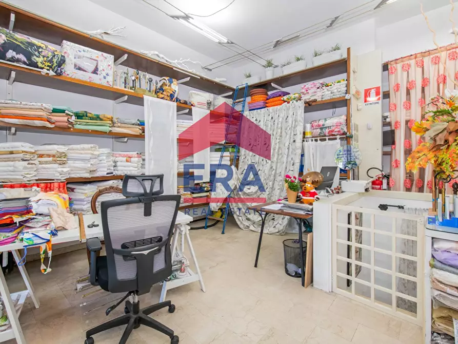 Immagine 12 di Locale commerciale in vendita  in Via Antonio Panizzi 12 a Milano