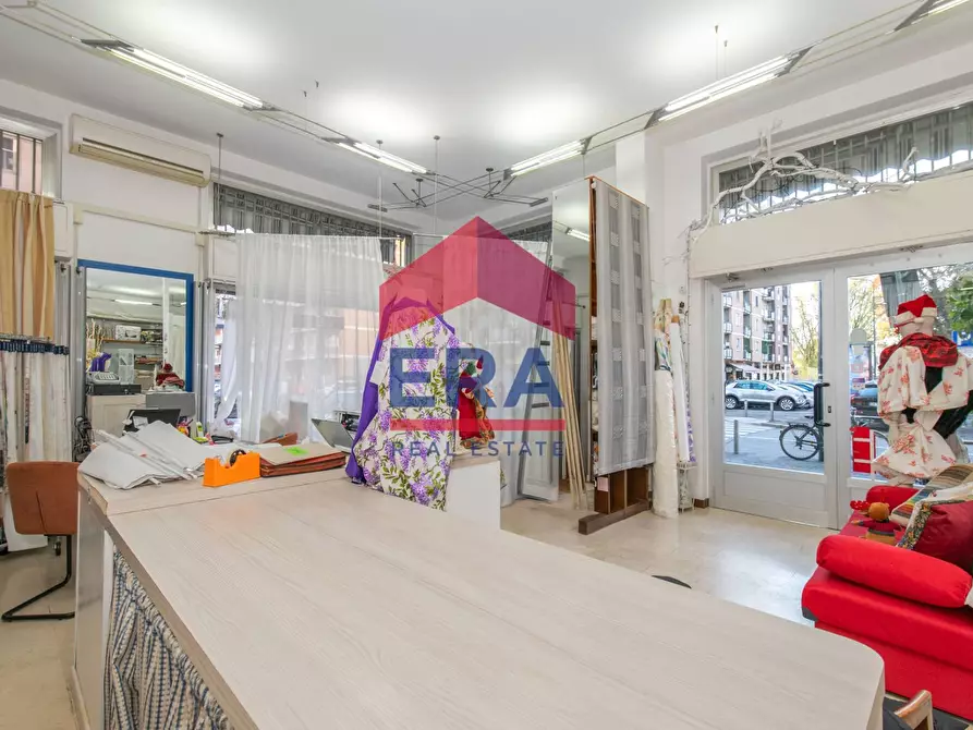 Immagine 13 di Locale commerciale in vendita  in Via Antonio Panizzi 12 a Milano
