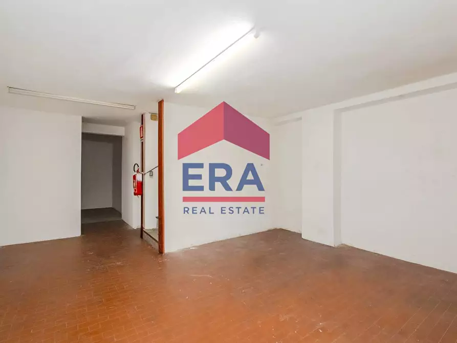 Immagine 19 di Locale commerciale in vendita  in Via Antonio Panizzi 12 a Milano