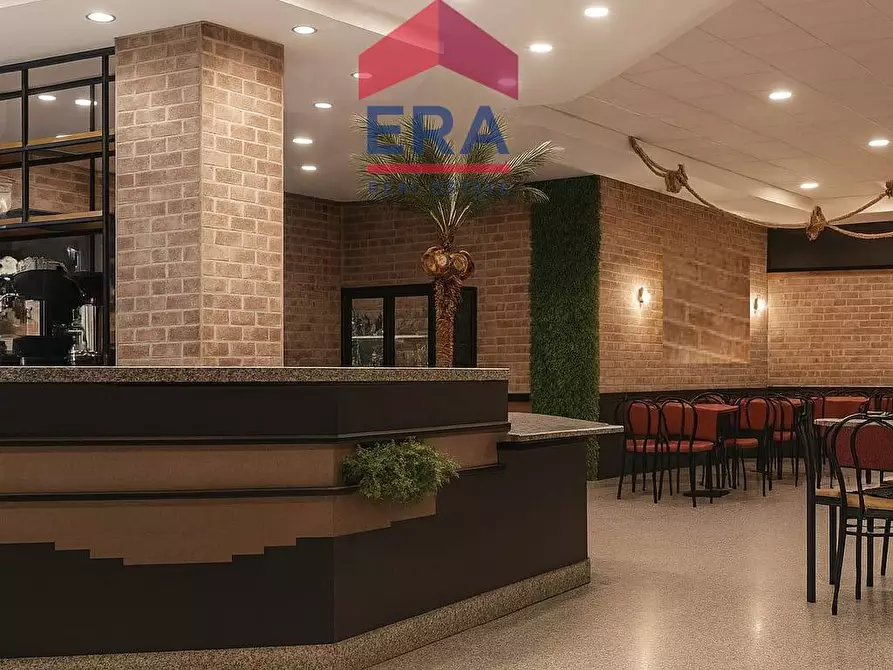 Immagine 6 di Attività commerciale in vendita  in Via Dei Castelli Romani 22 a Pomezia