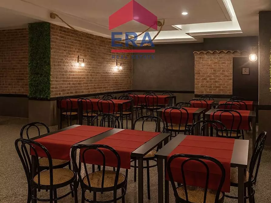 Immagine 8 di Attività commerciale in vendita  in Via Dei Castelli Romani 22 a Pomezia
