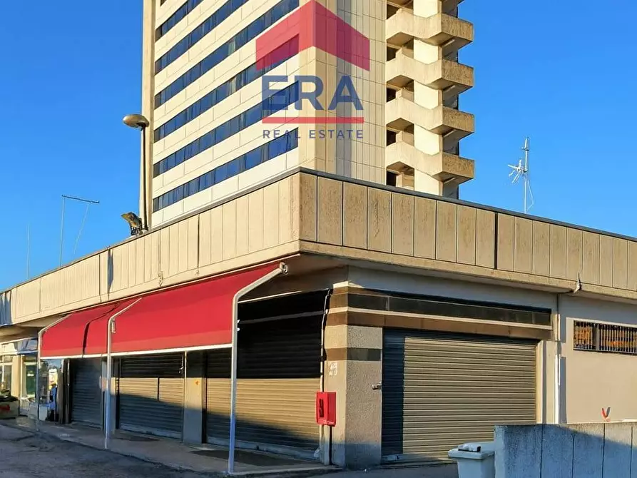 Immagine 11 di Attività commerciale in vendita  in Via Dei Castelli Romani 22 a Pomezia