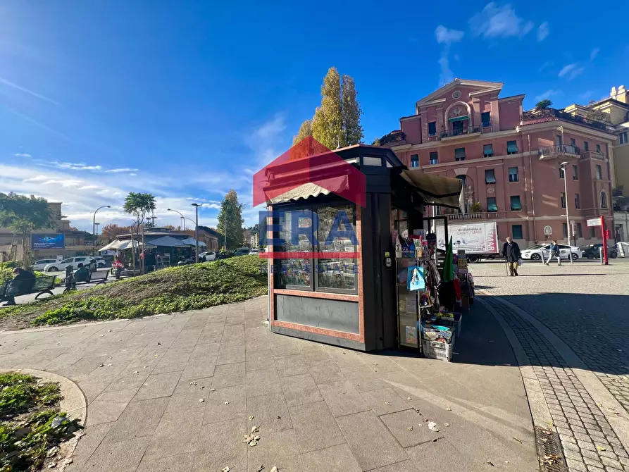 Immagine 3 di Locale commerciale in vendita  in Piazza Bainsizza a Roma