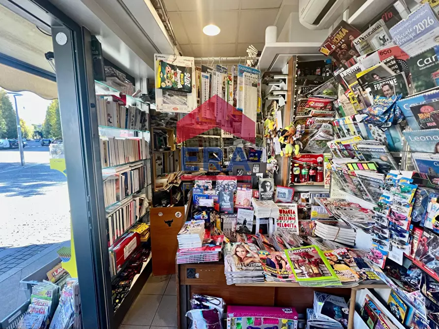 Immagine 6 di Locale commerciale in vendita  in Piazza Bainsizza a Roma