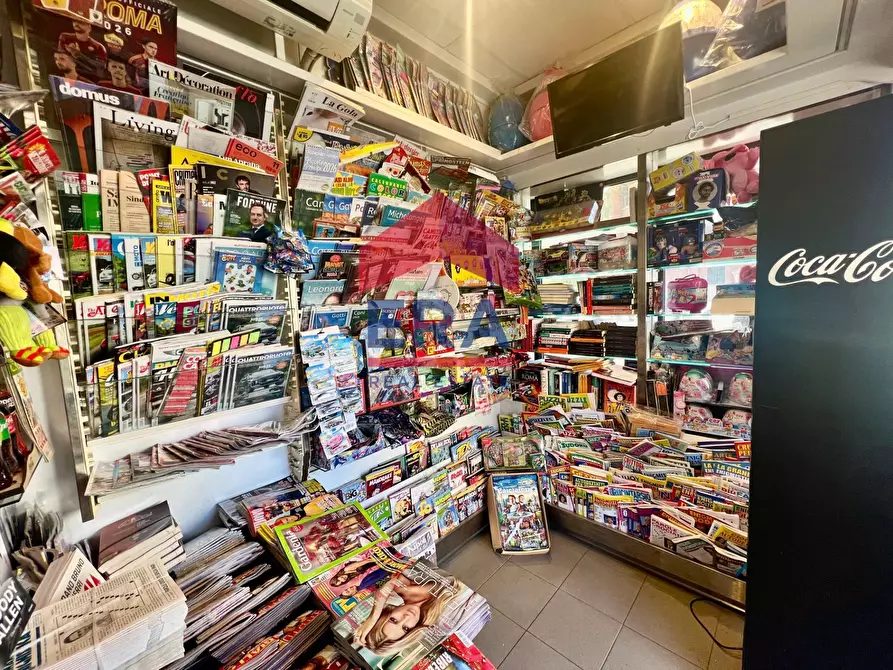 Immagine 10 di Locale commerciale in vendita  in Piazza Bainsizza a Roma