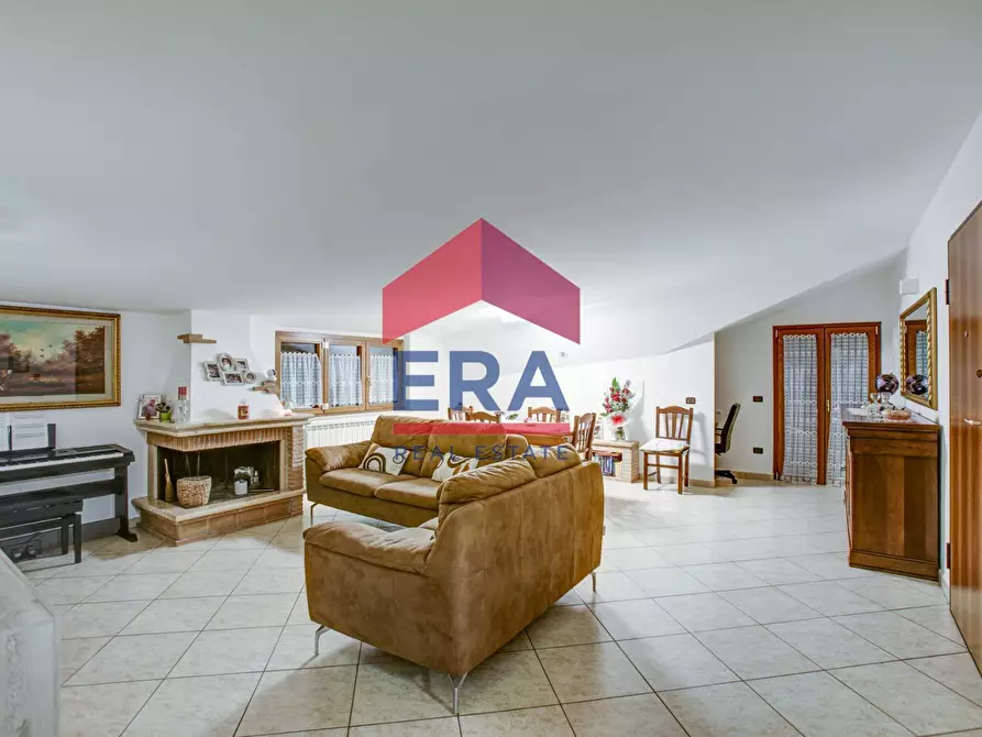 Immagine 24 di Villa in vendita  in Via E.Torricelli 6 a Pomezia