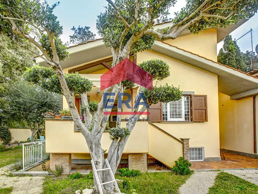 Immagine 3 di Villa in vendita  in Via Boezi 14-16 a Roma