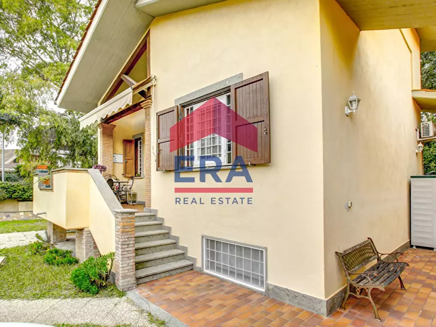 Immagine 4 di Villa in vendita  in Via Boezi 14-16 a Roma