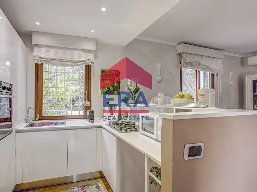 Immagine 12 di Villa in vendita  in Via Boezi 14-16 a Roma