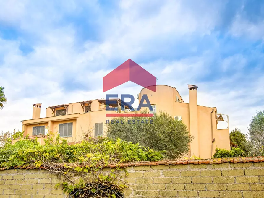 Immagine 3 di Villetta a schiera in vendita  in Via San Candido 94 a Roma