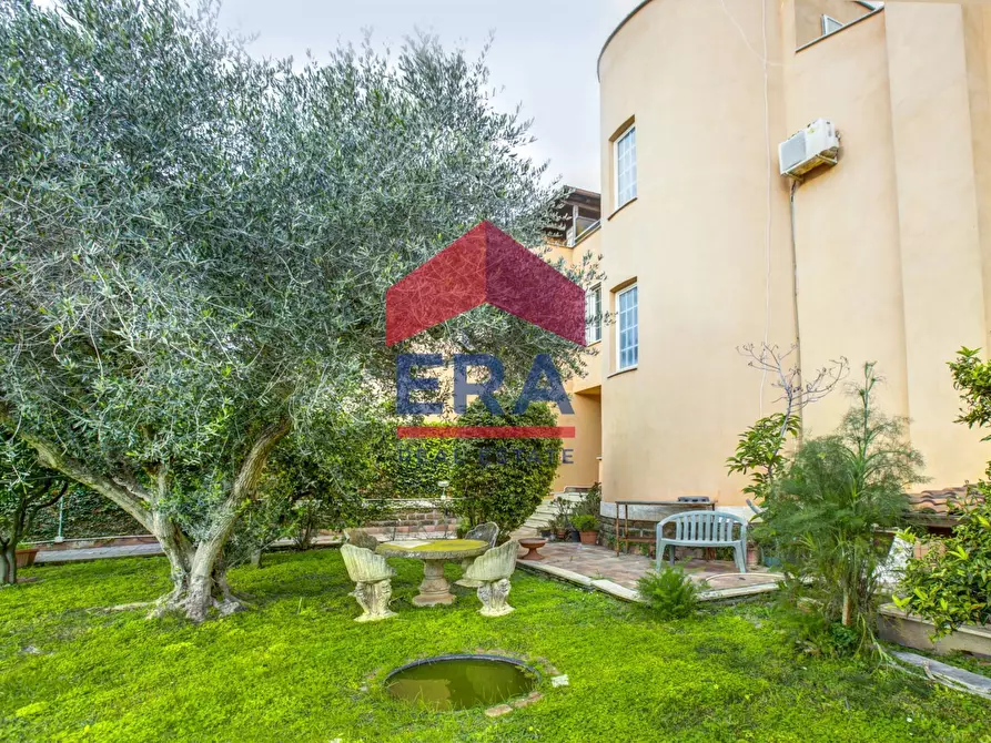 Immagine 7 di Villetta a schiera in vendita  in Via San Candido 94 a Roma