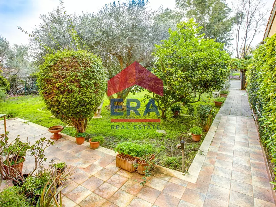 Immagine 8 di Villetta a schiera in vendita  in Via San Candido 94 a Roma