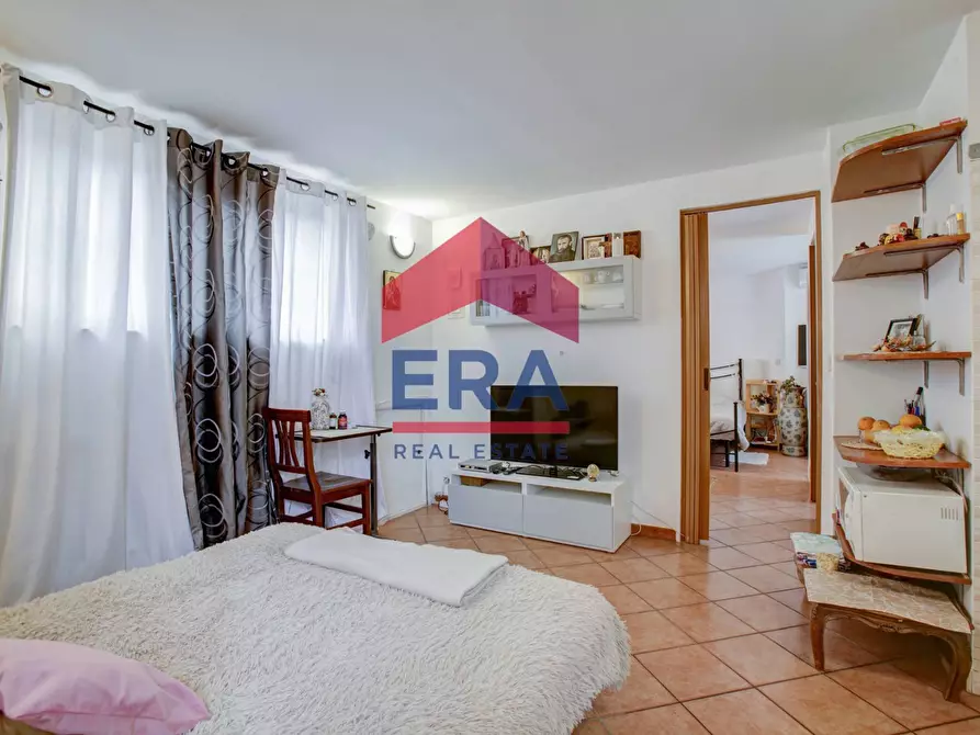 Immagine 11 di Villetta a schiera in vendita  in Via San Candido 94 a Roma