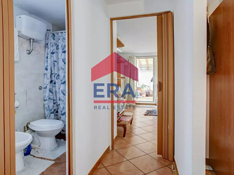 Immagine 14 di Villetta a schiera in vendita  in Via San Candido 94 a Roma