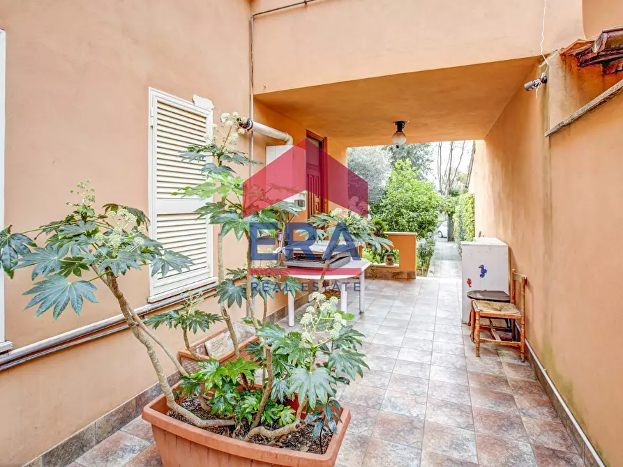 Immagine 17 di Villetta a schiera in vendita  in Via San Candido 94 a Roma