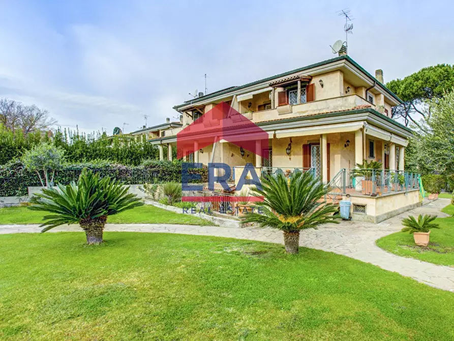 Immagine 6 di Villa in vendita  in Via Tito Poggi 15 a Roma