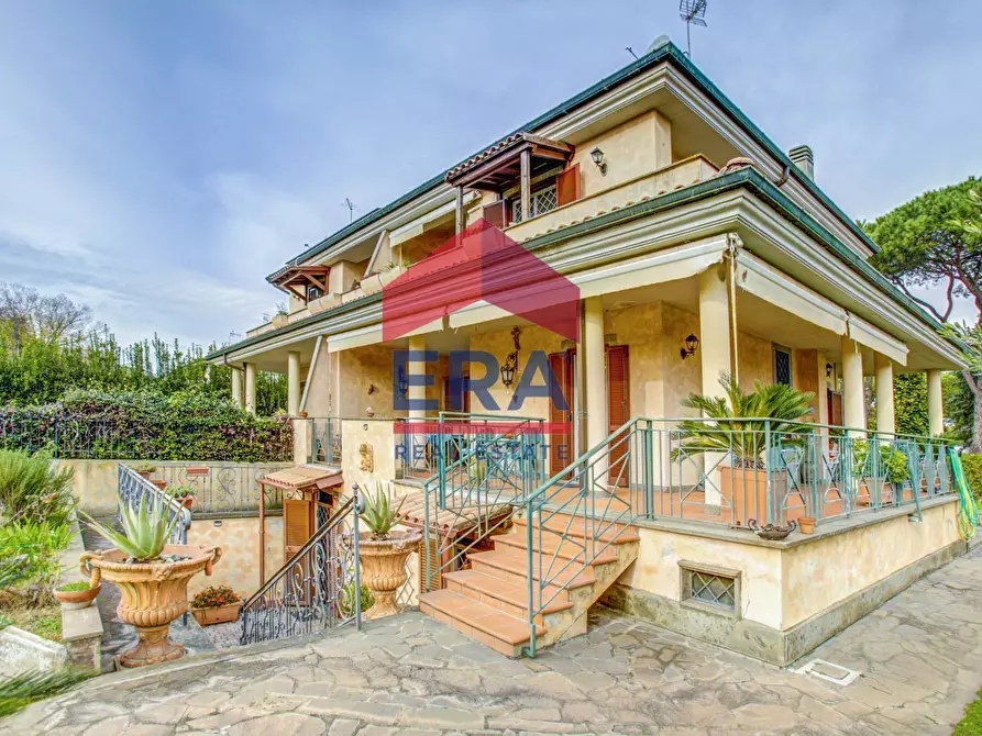 Immagine 4 di Villa in vendita  in Via Tito Poggi 15 a Roma