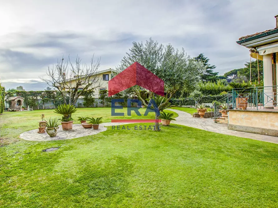 Immagine 7 di Villa in vendita  in Via Tito Poggi 15 a Roma