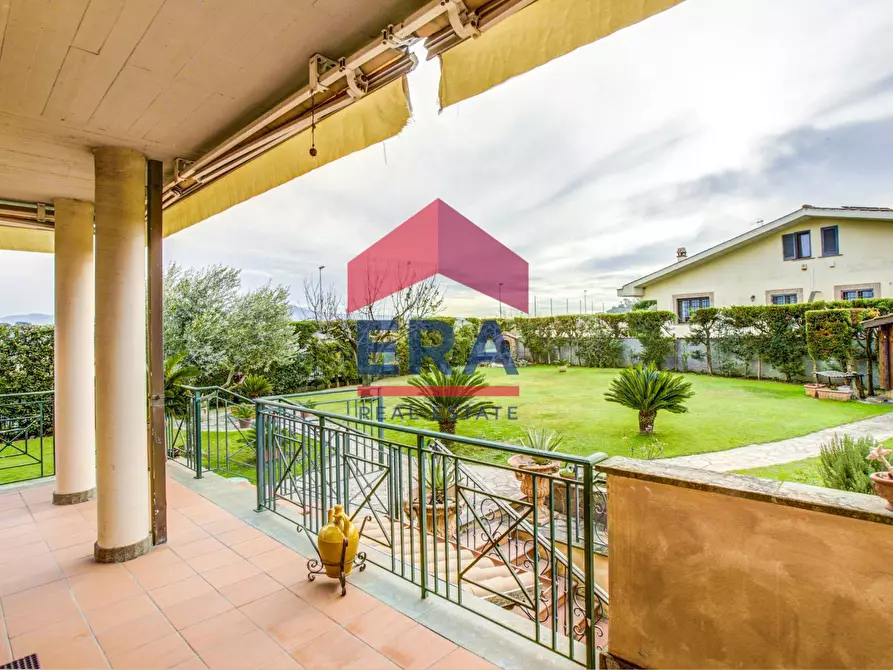 Immagine 10 di Villa in vendita  in Via Tito Poggi 15 a Roma