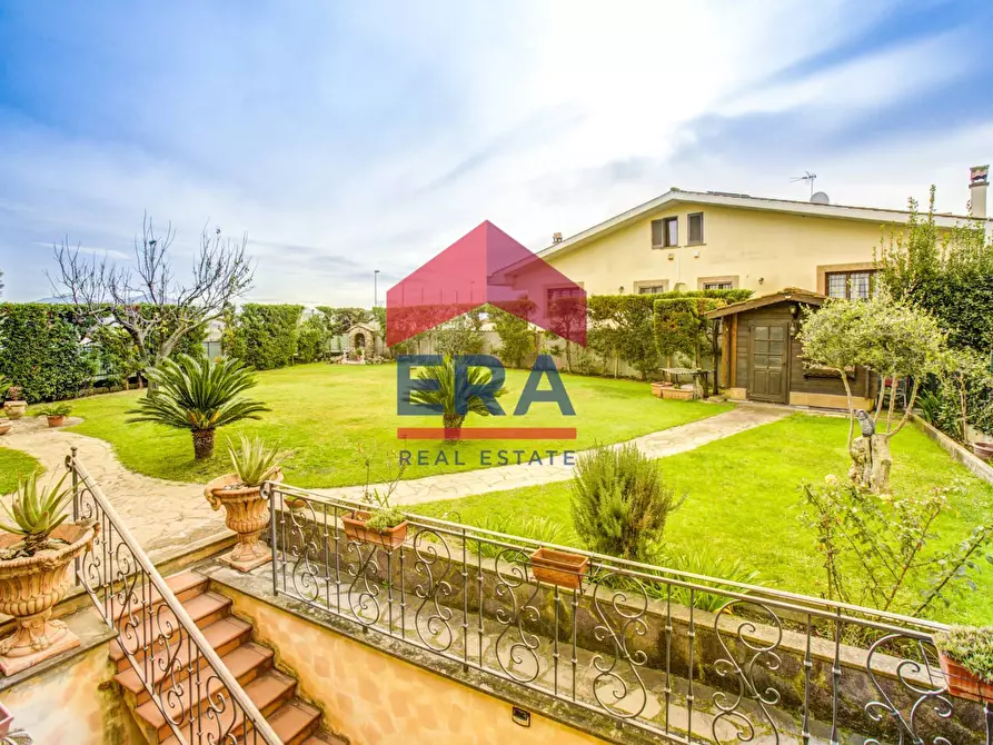 Immagine 9 di Villa in vendita  in Via Tito Poggi 15 a Roma