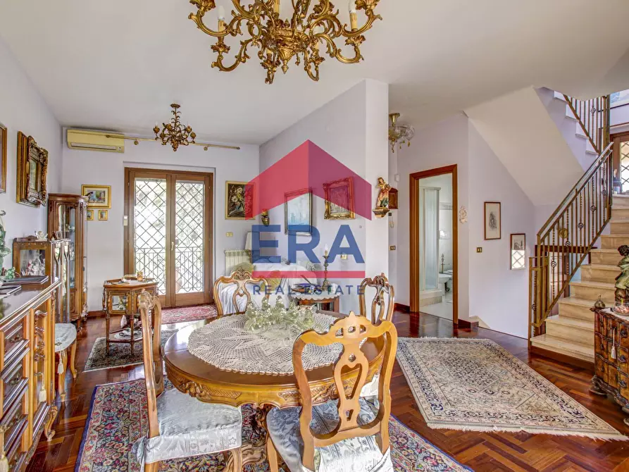 Immagine 17 di Villa in vendita  in Via Tito Poggi 15 a Roma