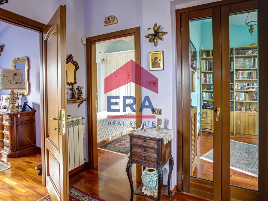 Immagine 21 di Villa in vendita  in Via Tito Poggi 15 a Roma