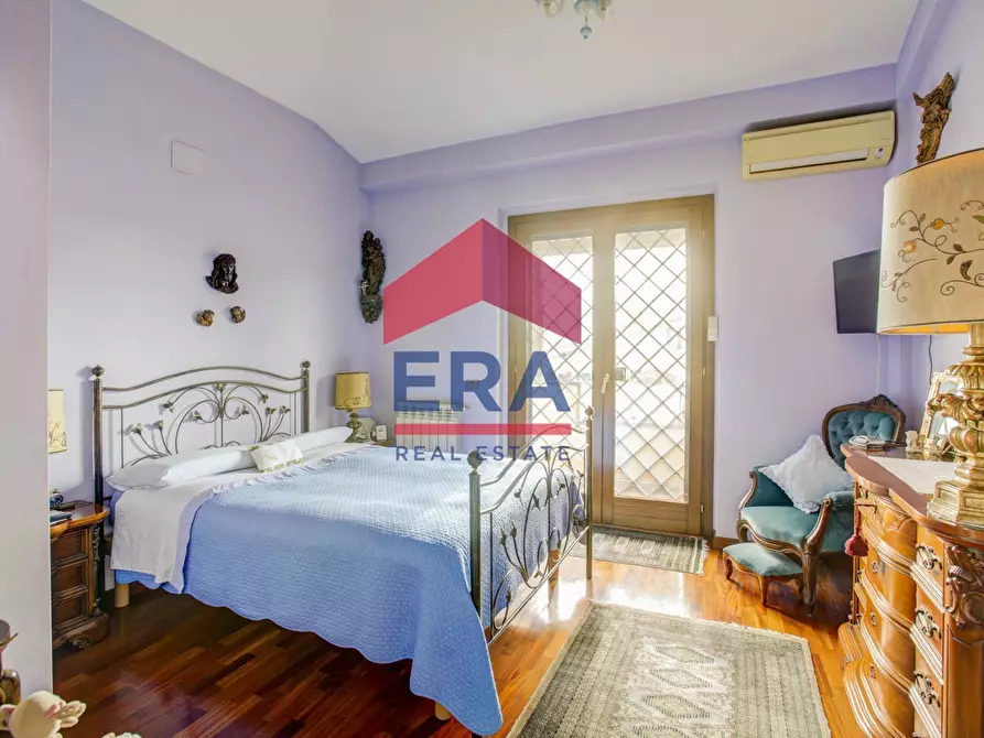 Immagine 23 di Villa in vendita  in Via Tito Poggi 15 a Roma