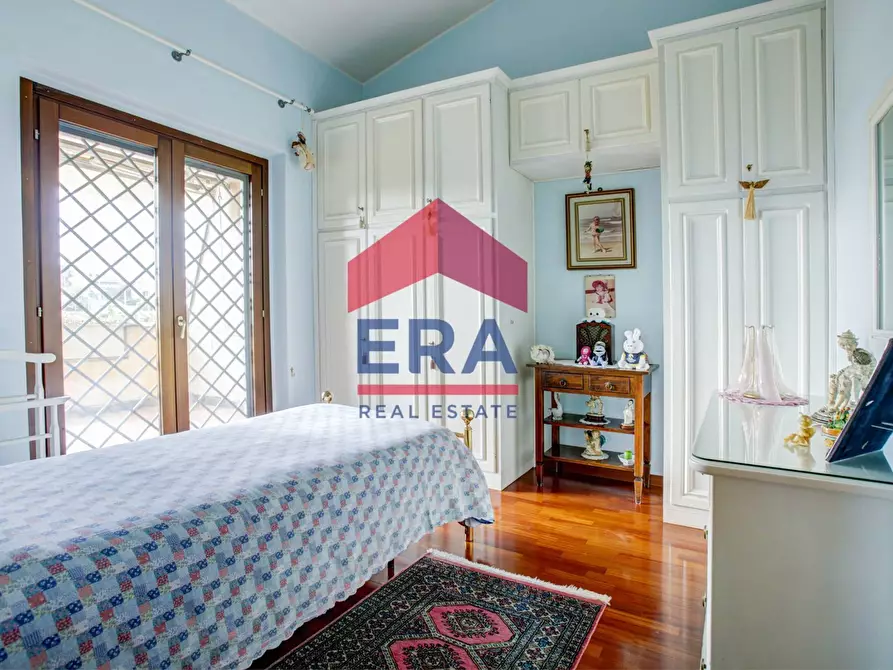 Immagine 24 di Villa in vendita  in Via Tito Poggi 15 a Roma