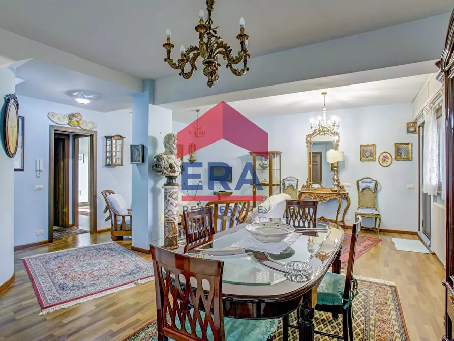 Immagine 25 di Villa in vendita  in Via Tito Poggi 15 a Roma