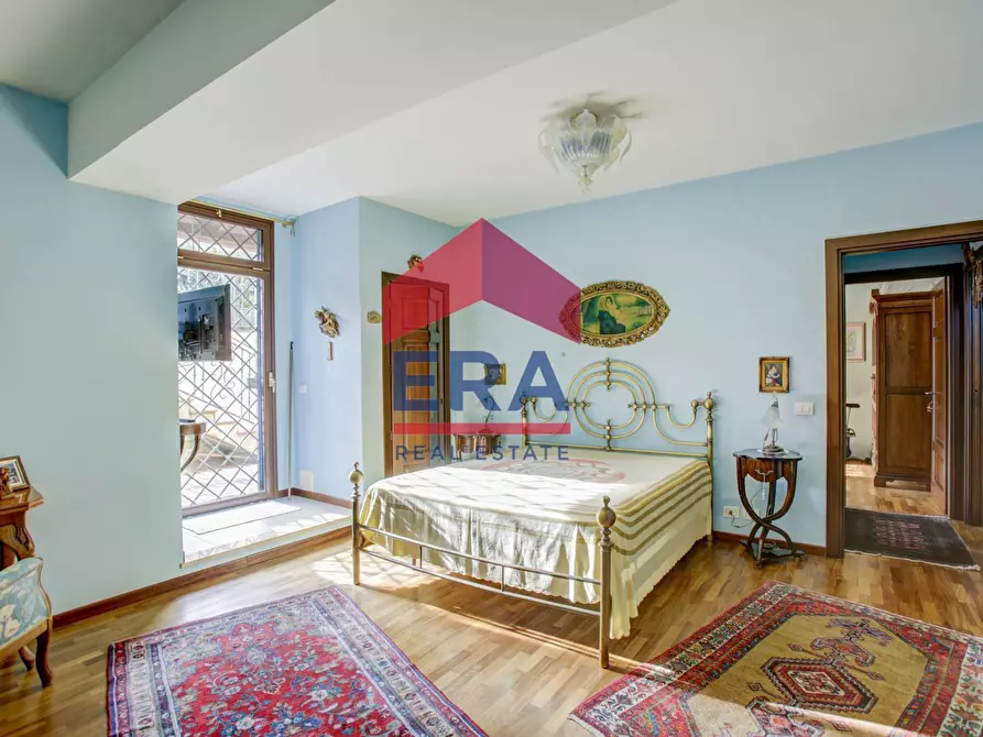 Immagine 30 di Villa in vendita  in Via Tito Poggi 15 a Roma