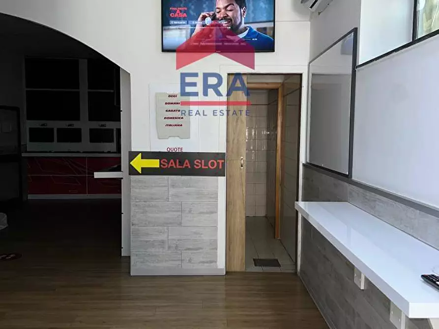 Immagine 3 di Bar / Ristorante in vendita  in via Zia Lisa 190 a Catania